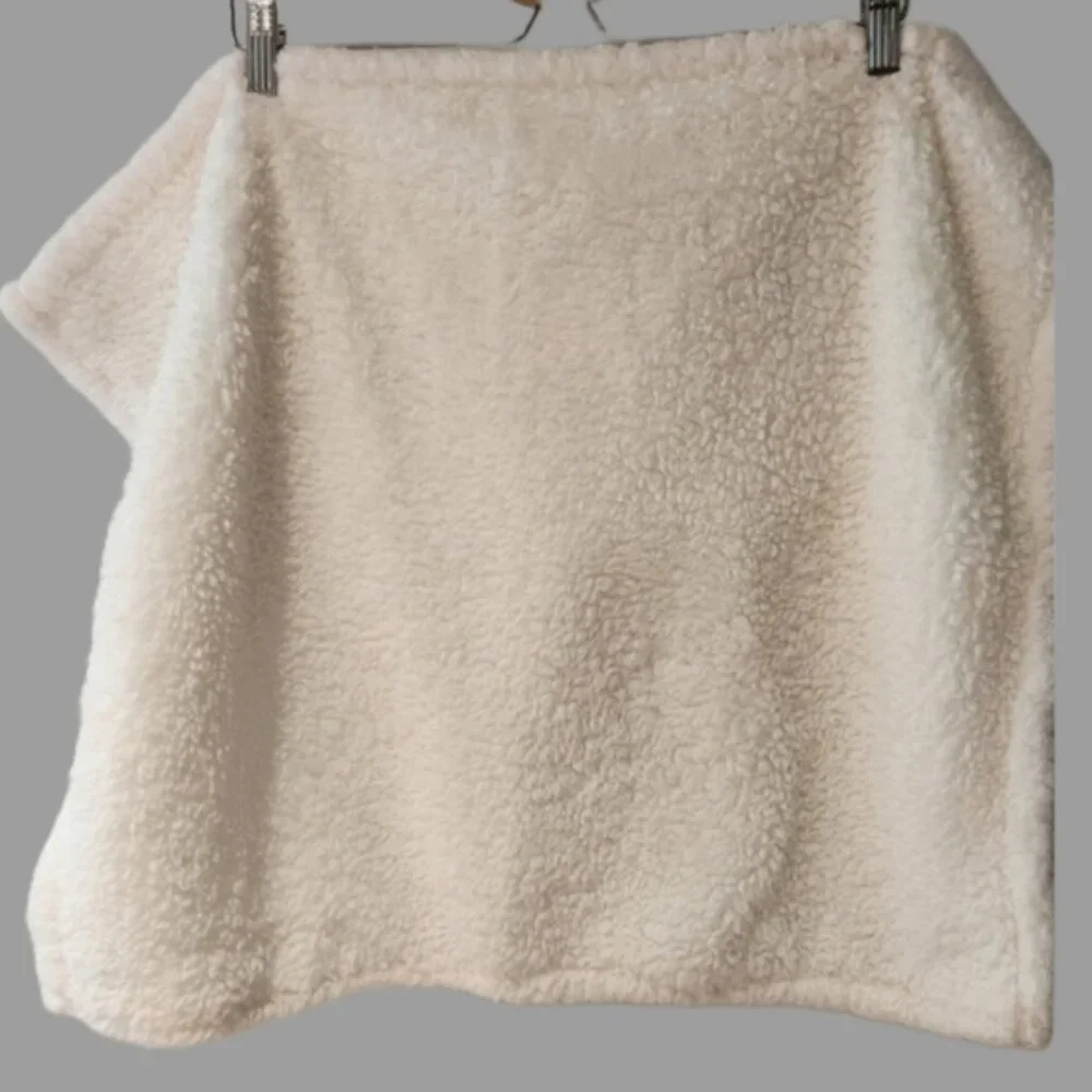 UGG Discontinued Nwot Sherpa Pillow Case